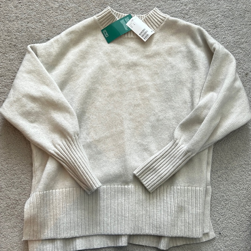 H&M sweater off white color
